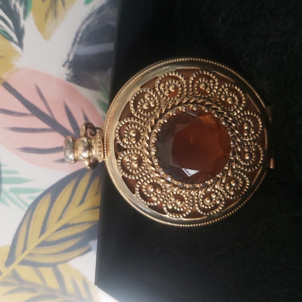 Vintage Piece of jewelry with citrine stone